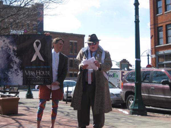 WRC Co-Chair, Fred Fiske, addresses the crowd upon the close 
of the walk in Armory Square.
